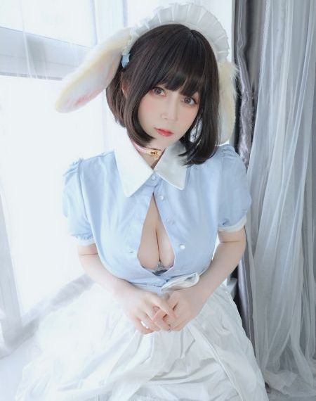 欧美连体丝袜走秀_蓝光免费观看韩国